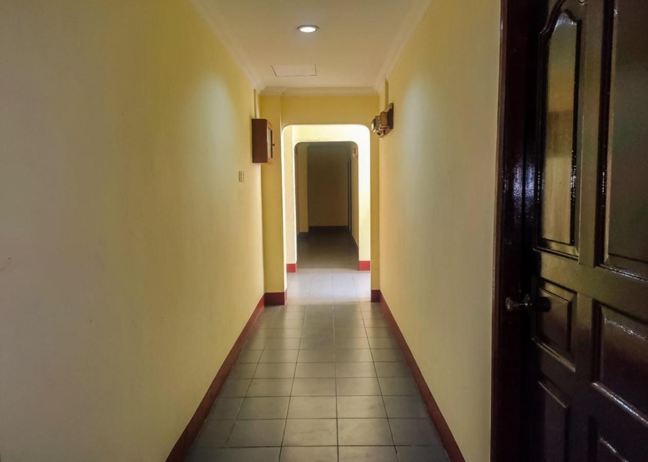 Oyo 3372 Hotel Pelita Terang Nagoya Buitenkant foto
