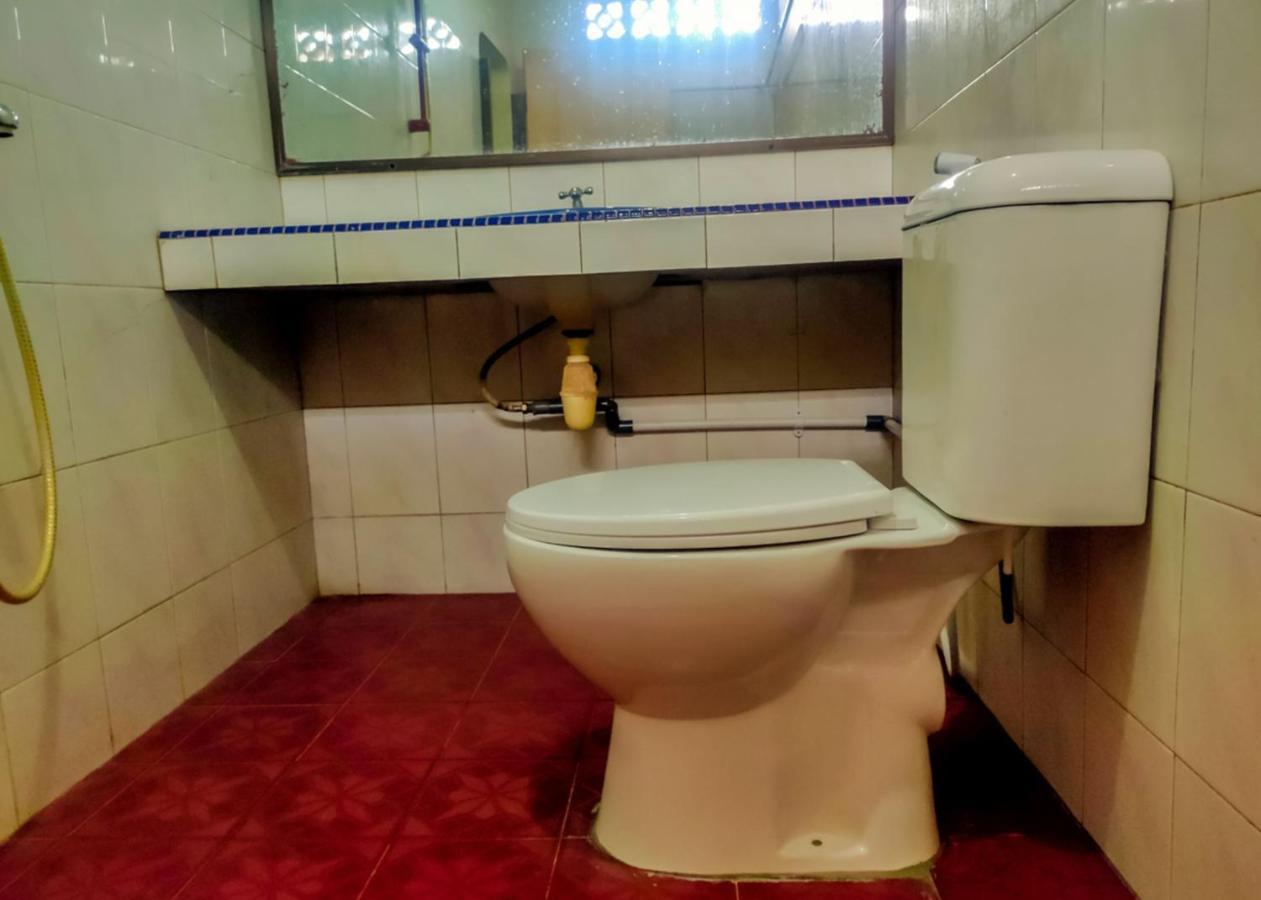 Oyo 3372 Hotel Pelita Terang Nagoya Buitenkant foto