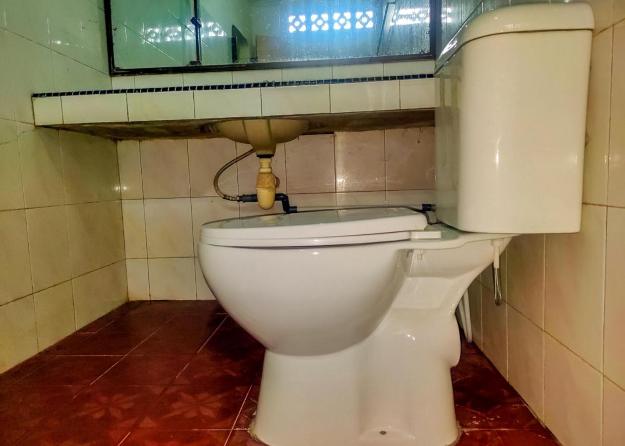 Oyo 3372 Hotel Pelita Terang Nagoya Buitenkant foto