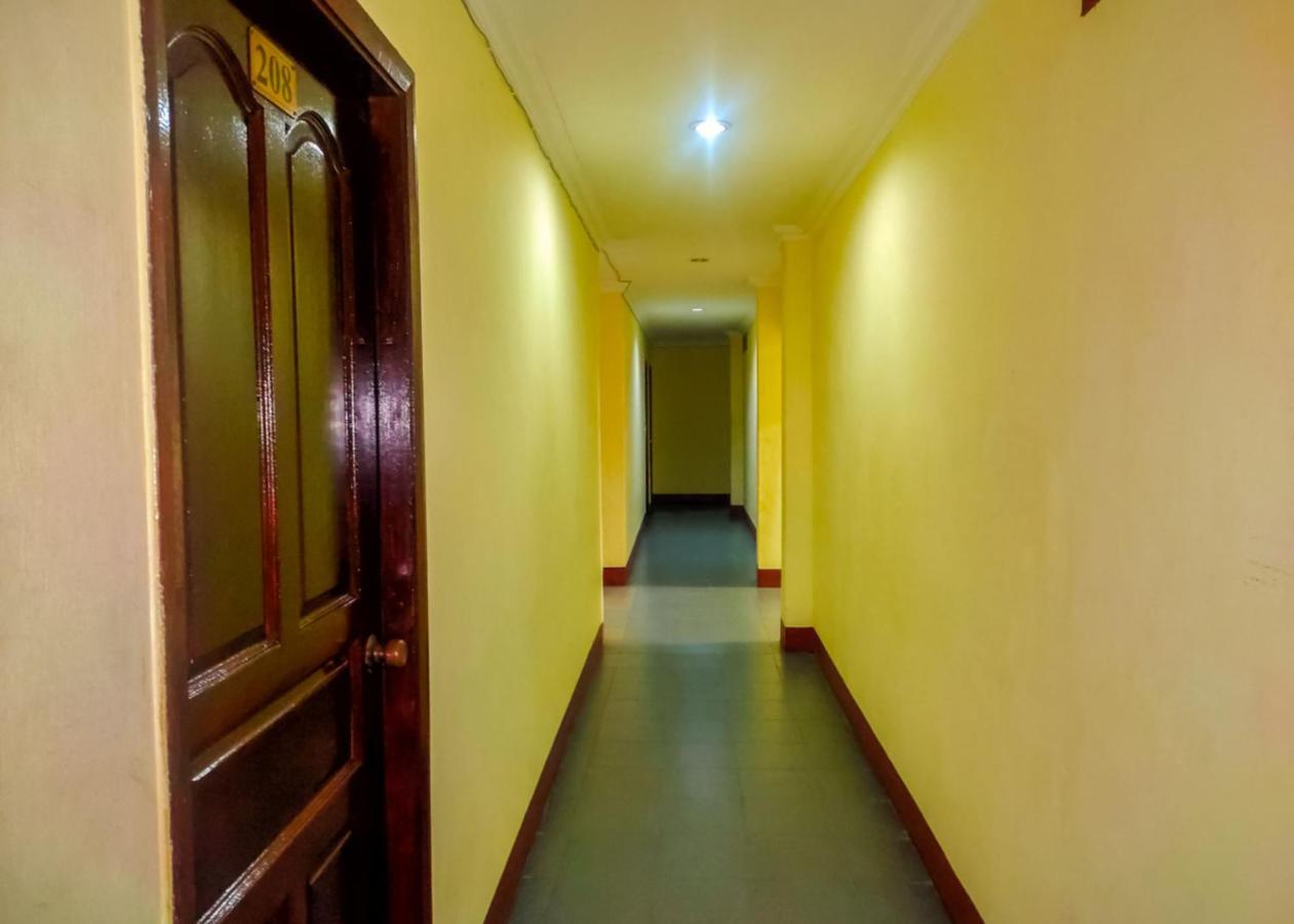 Oyo 3372 Hotel Pelita Terang Nagoya Buitenkant foto